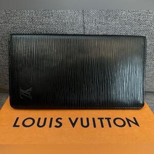 LOUIS VUITTON LV  Black Epi Long Wallet Bills Case Similar to Brazza Unisex